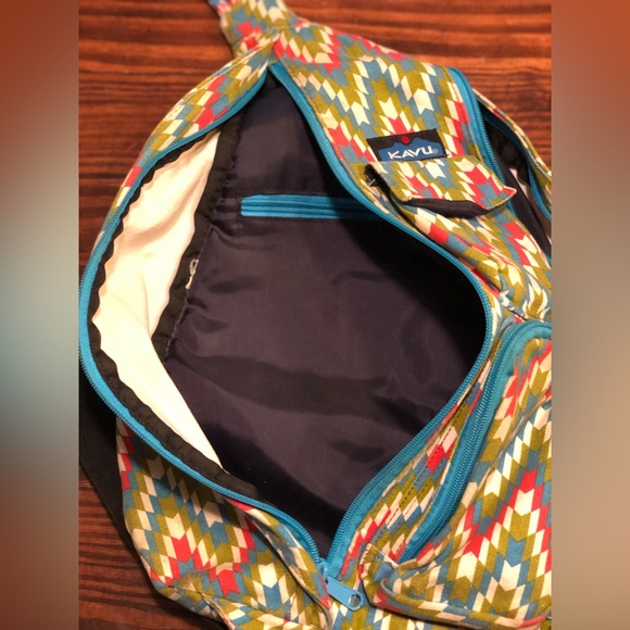KAVU Rope Sling Bag (Garden Tile) - Picture 6 of 11